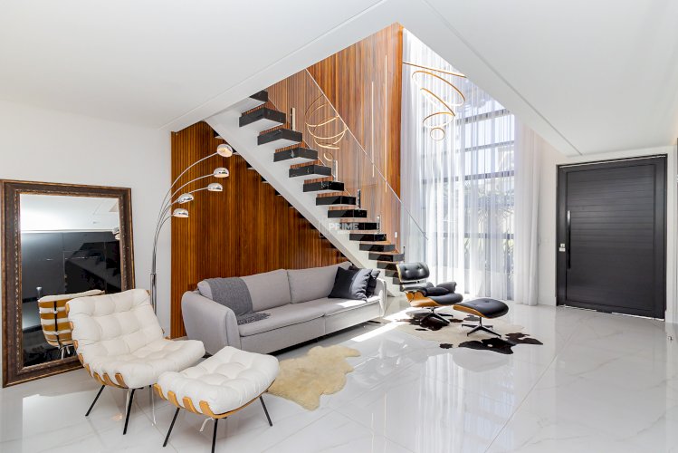 CASA EM CONDOMINIO MOBILIADA E DECORADA